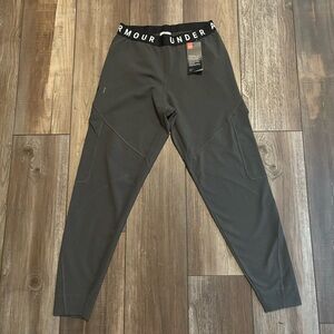 Under Armour Cargo Pants Size XS NWT